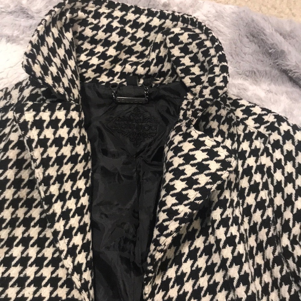 Coat - Picture 3 of 4